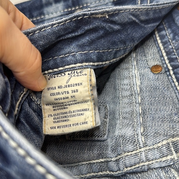 Miss Me Sz 28 Med Wash Rhinestone Silver Embellished Denim Bling Cropped Jeans - Picture 10 of 11